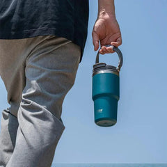 Insulated stainless steel thermos: travel mug for hot and cold drinks
