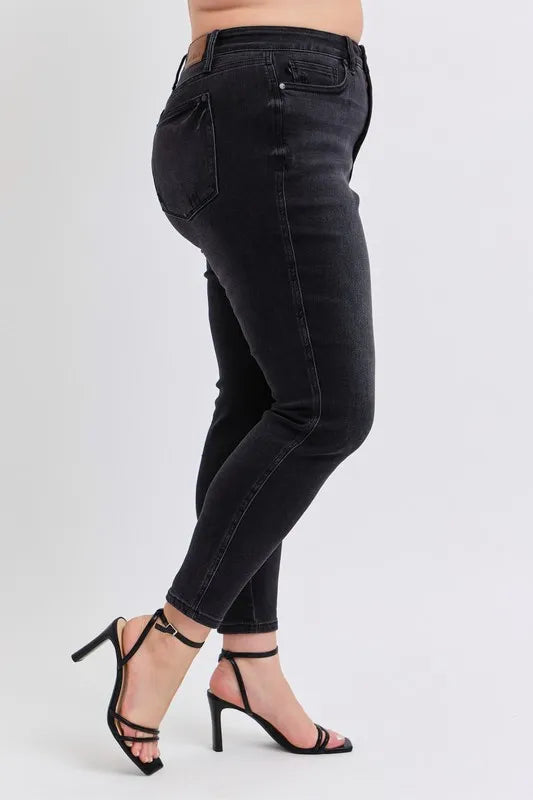 Judy Blue Full Size Mid Rise Tummy Control Skinny Jeans Plus Size