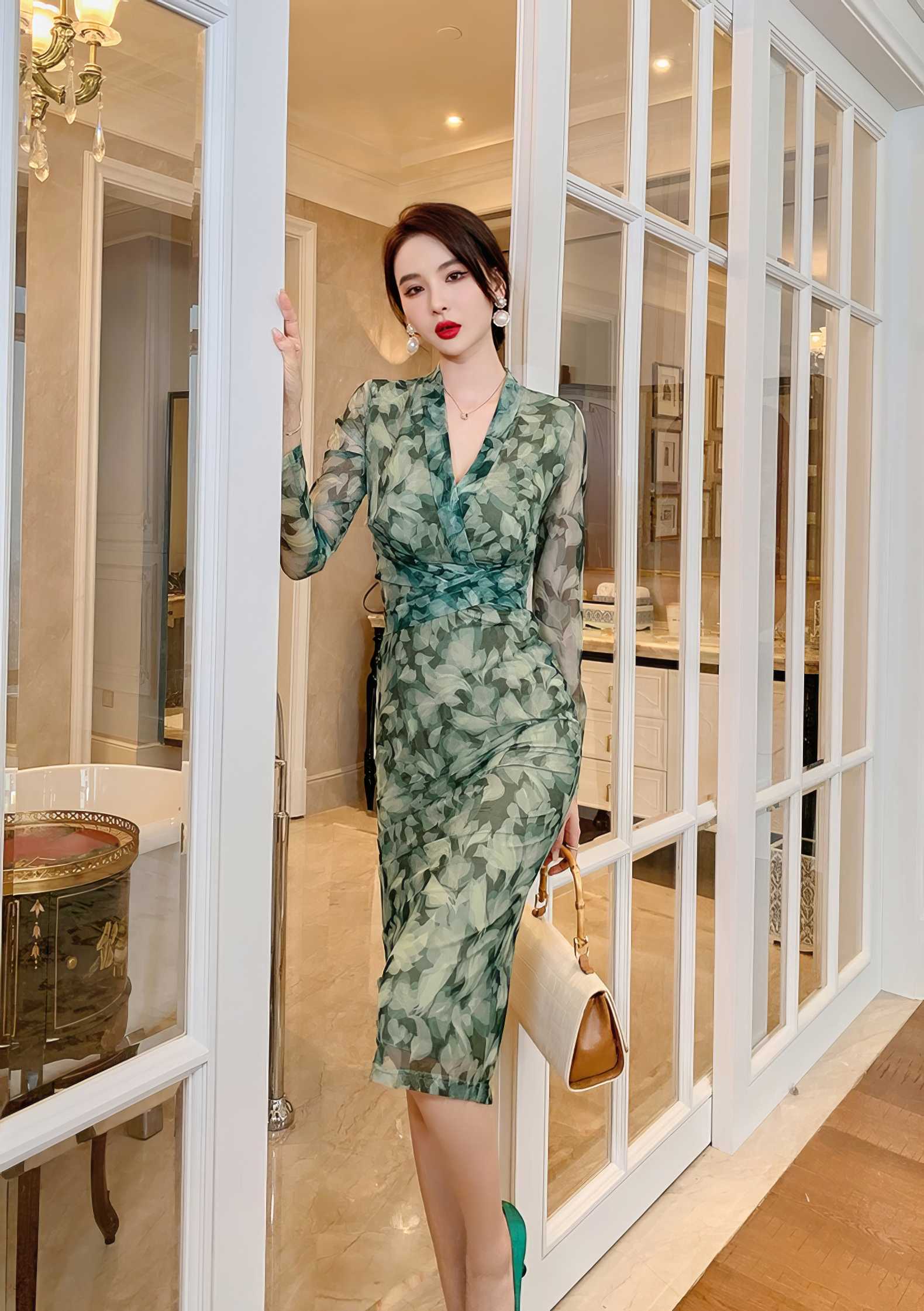 Longsleeve Wrapped Floral Midi Dress