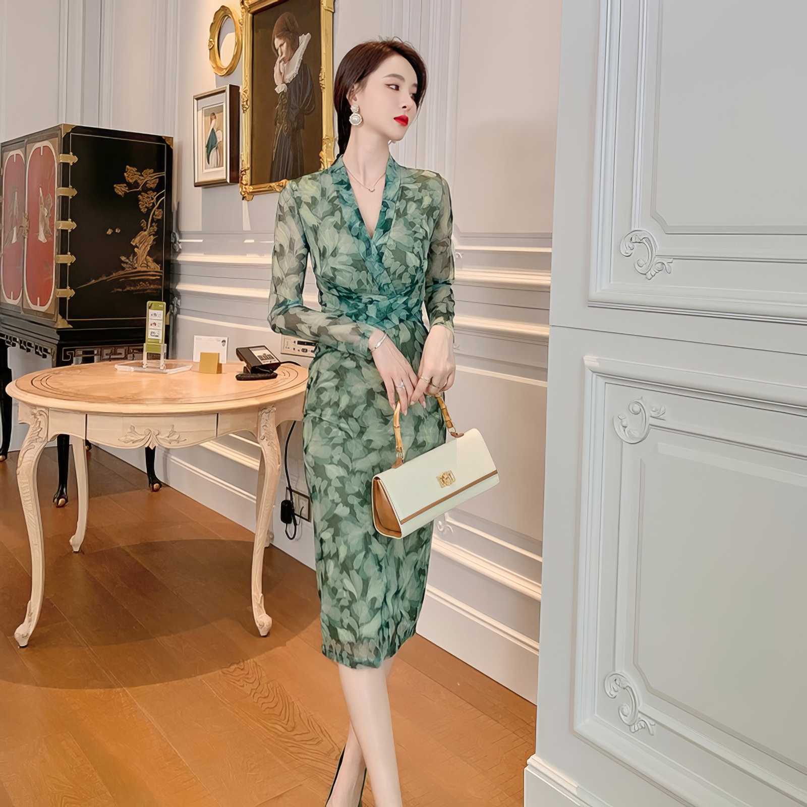 Longsleeve Wrapped Floral Midi Dress S / Green