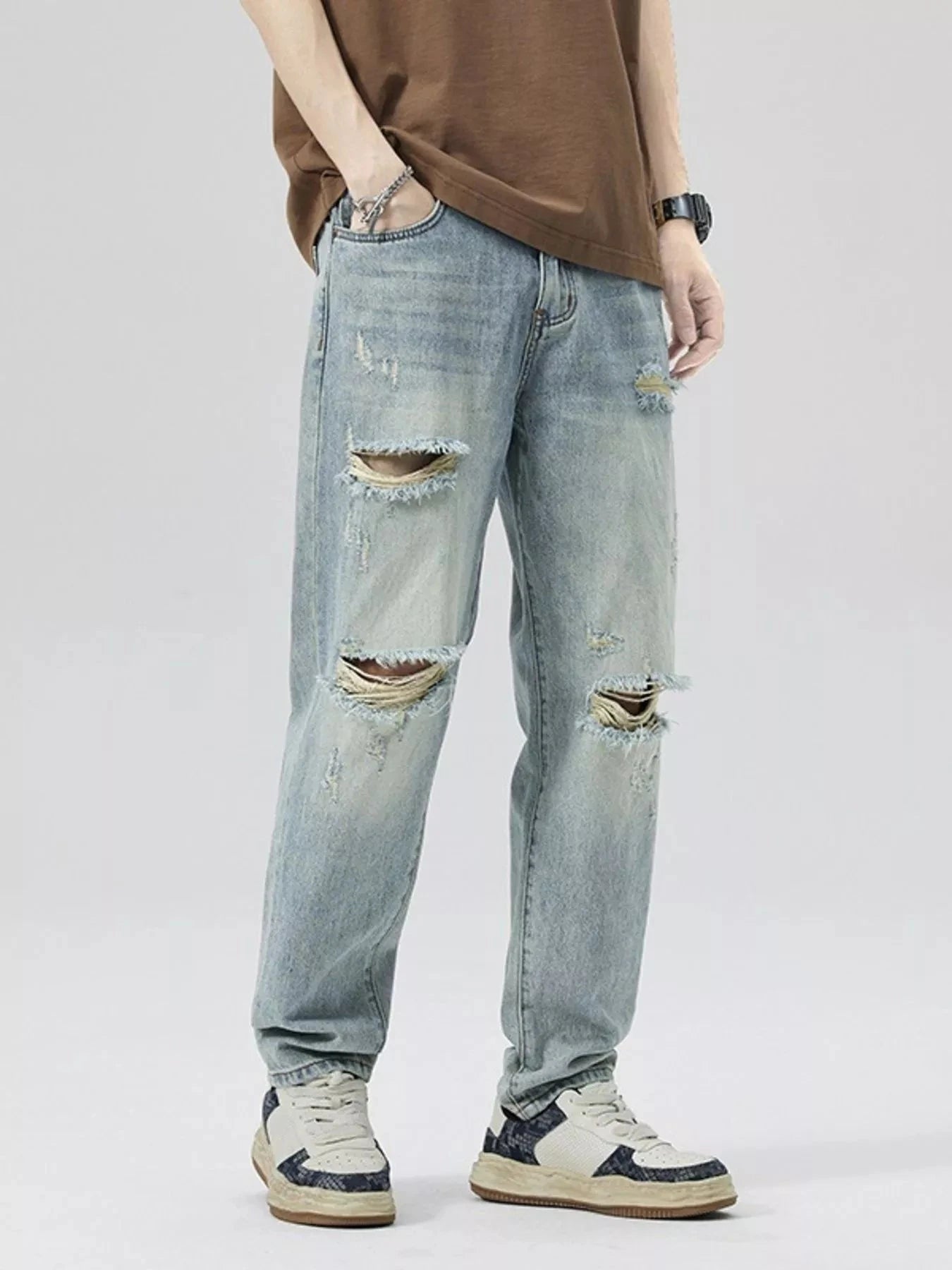 Men's Distressed Relaxed Fit Jeans