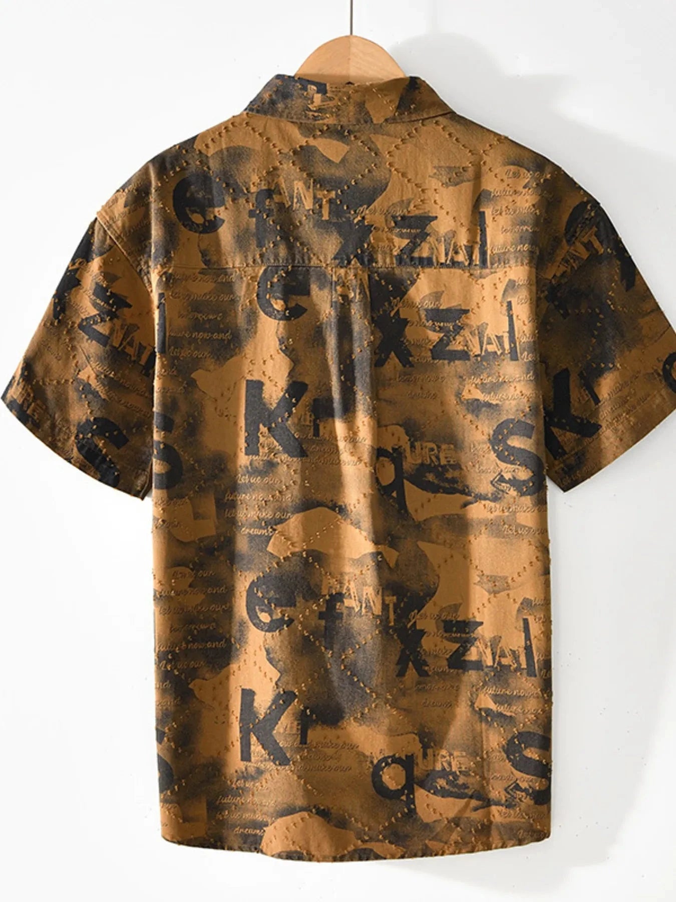 Men's Printed Button Up Short Sleeve Shirt