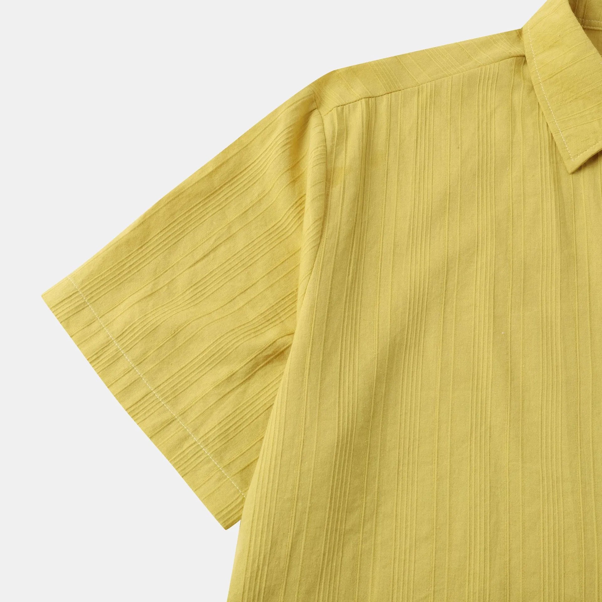 Men's Short Sleeve Button Down Shirt with Chest Pocket