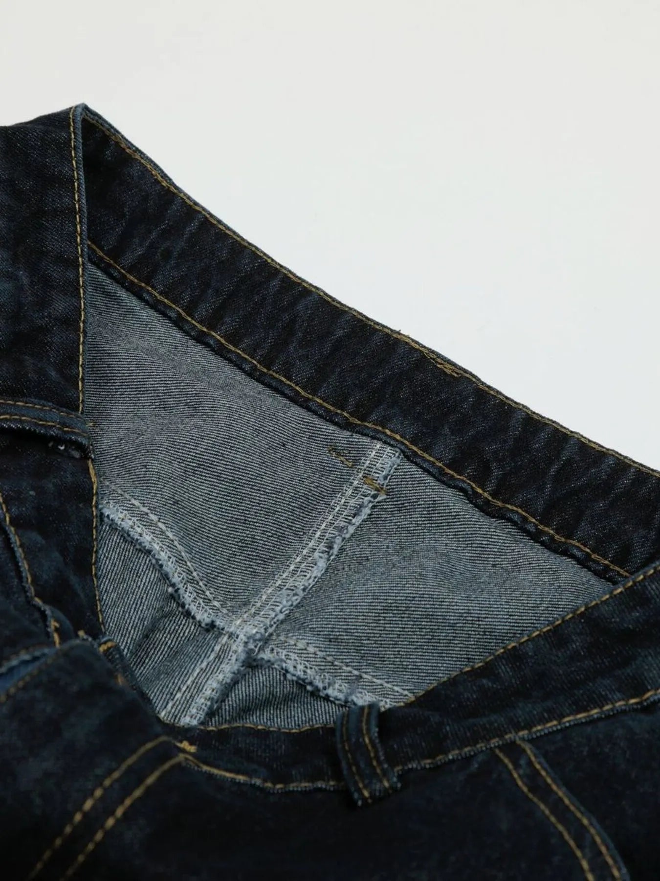 Men's Washed Seam Detail Curved Jeans