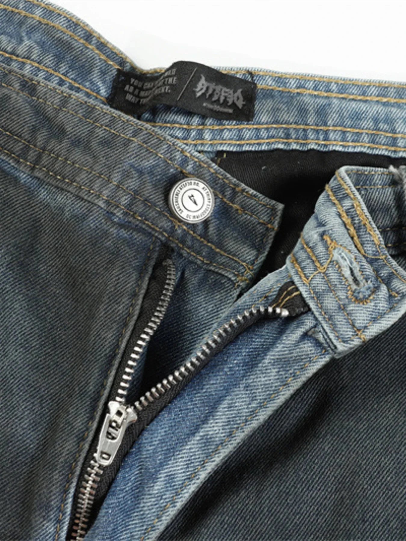 Men's Wide Leg Cargo Jeans