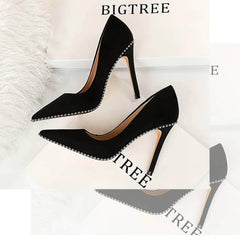 Metallic Balls Detailed Suede Pumps