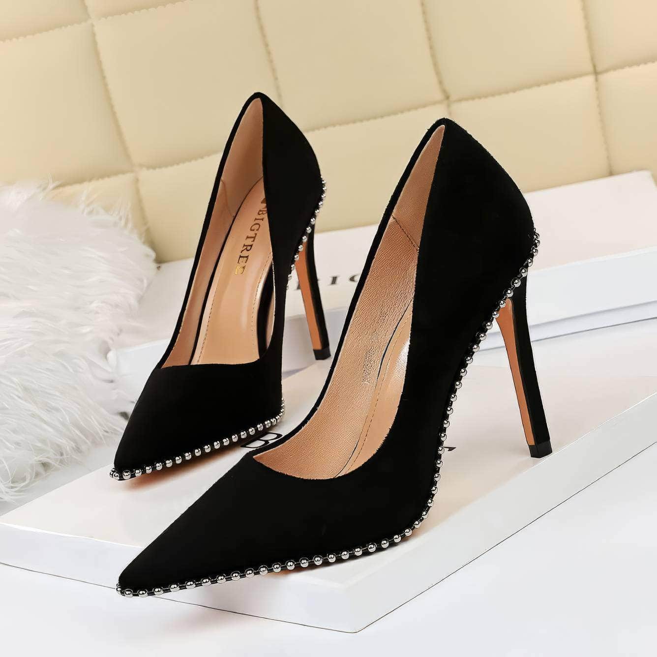 Metallic Balls Detailed Suede Pumps EU 33 / Black / 8CM