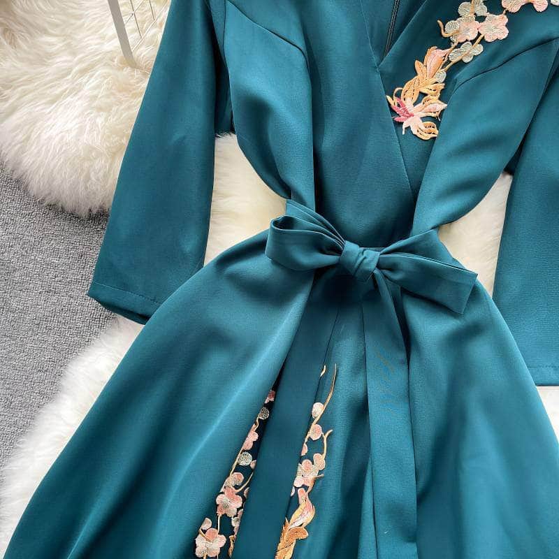 Mid-Sleeve Floral Embroidered Vintage Midi Dress