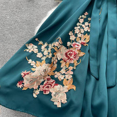 Mid-Sleeve Floral Embroidered Vintage Midi Dress