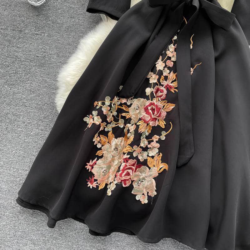 Mid-Sleeve Floral Embroidered Vintage Midi Dress