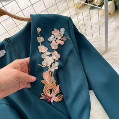 Mid-Sleeve Floral Embroidered Vintage Midi Dress