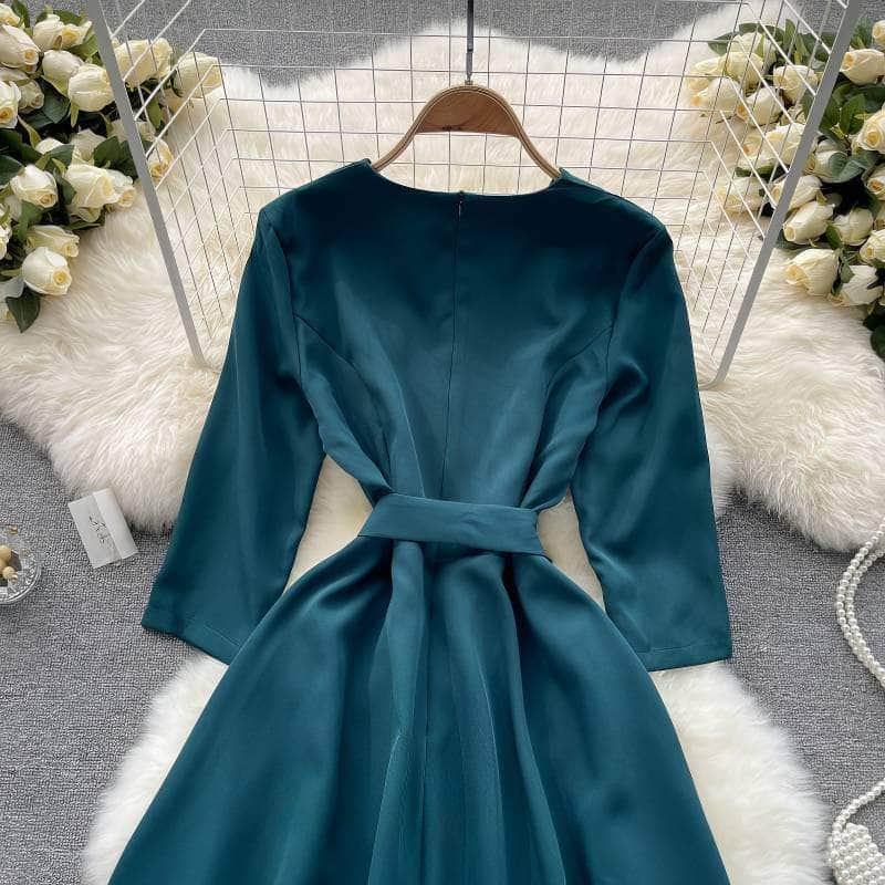 Mid-Sleeve Floral Embroidered Vintage Midi Dress