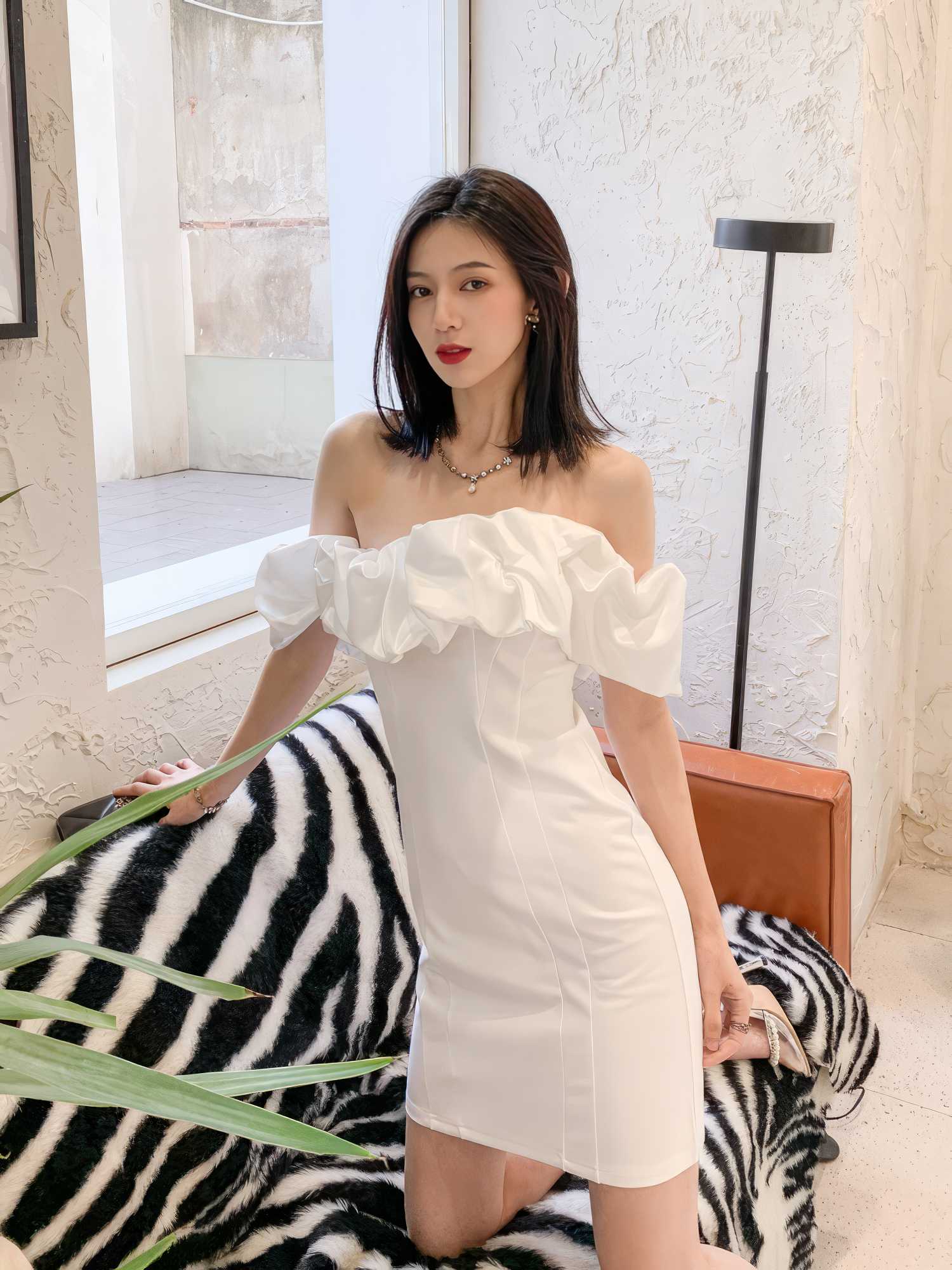 Off-Shoulder Short Sleeve Frill Mini Dress S / White