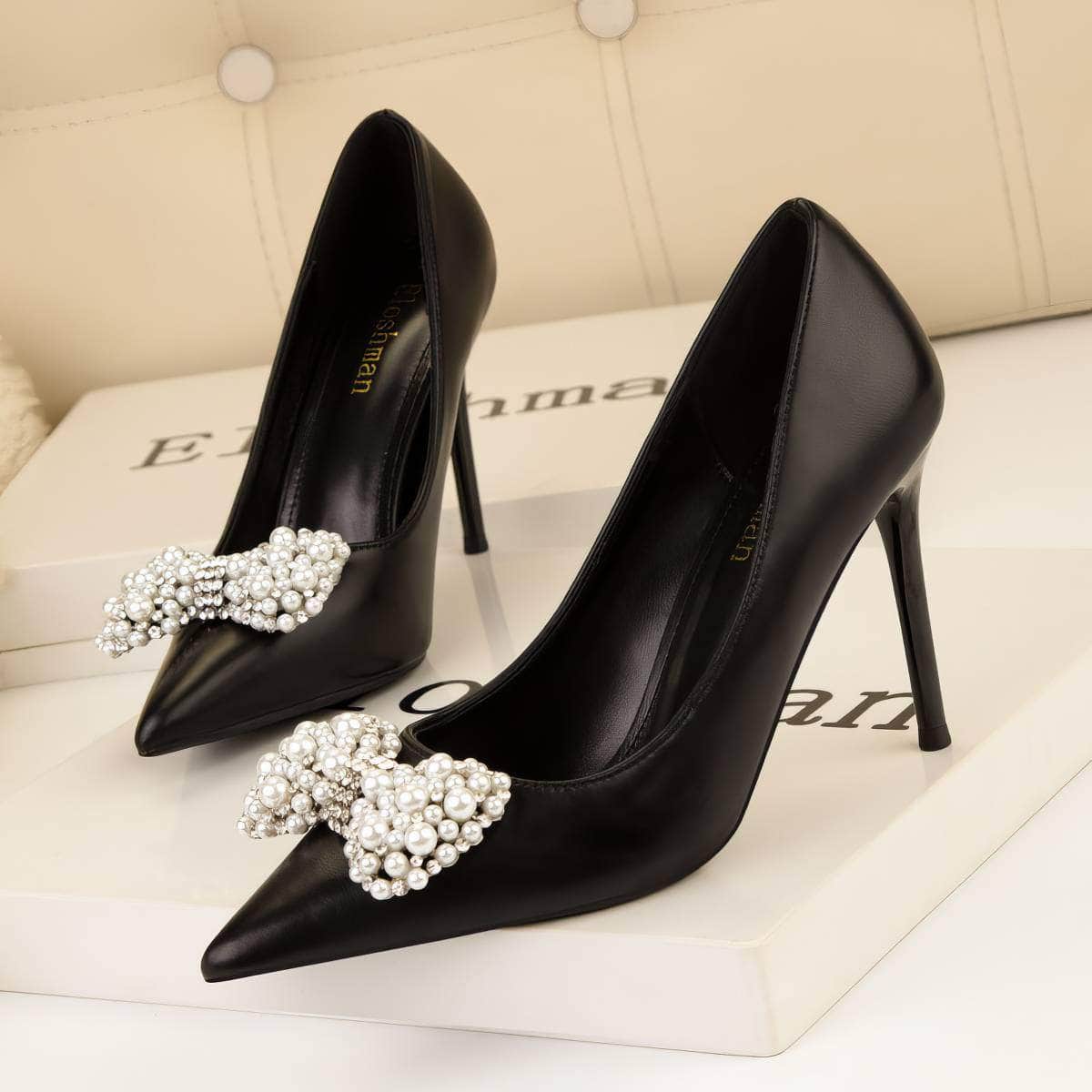 Pearl Bow Detailed Stiletto Pumps EU 33 / Black / 6CM