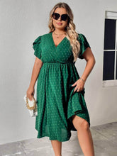 Plus Size Ruffled Sleeves Surplice Neck Floral Lace Dress US 16-18 / Green