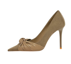 Pointed Toe Bow Detailed Suede Pumps