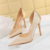 Pointy Toes Serpentine Satin Croc Pumps EU 33 / Gold / 7.5CM