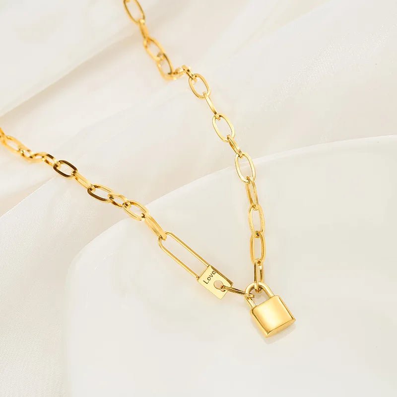 Retro Fashion Love Lock Pendant Necklace N937 / 45cm