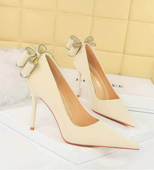 Rhinestone Bow Detailed Banquet Pumps
