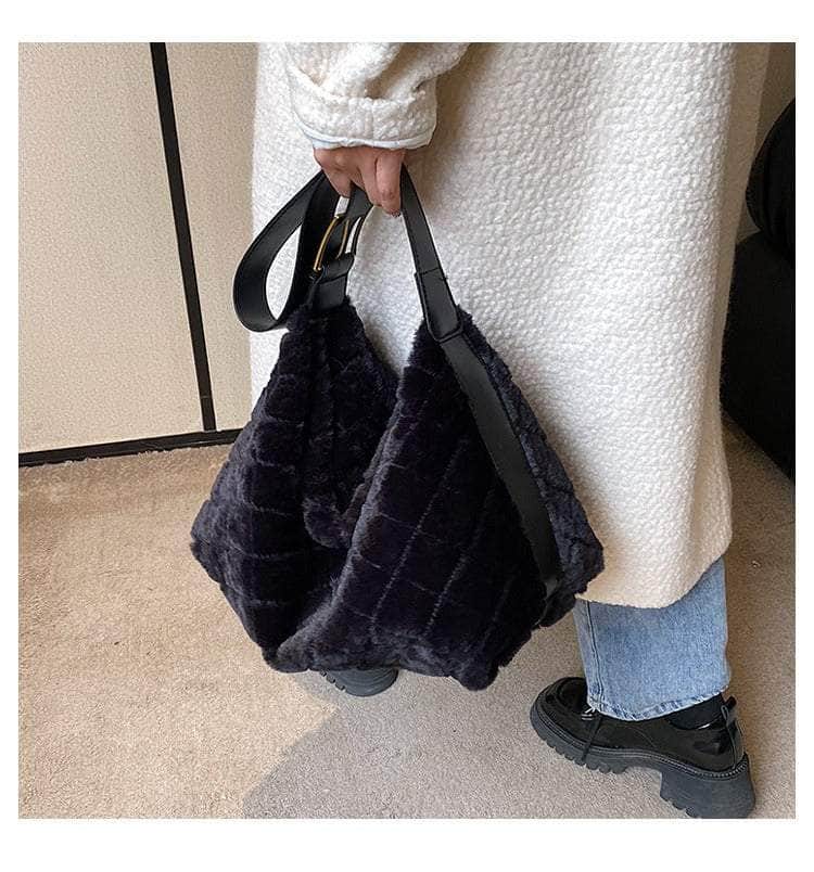 Rhombus Pattern Shoulder Bag