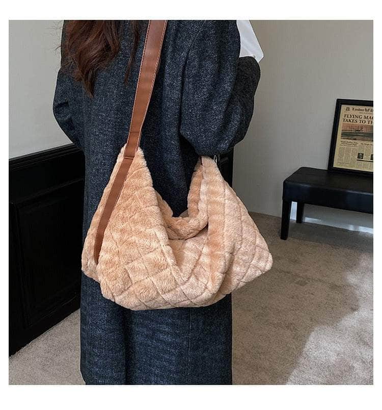 Rhombus Pattern Shoulder Bag