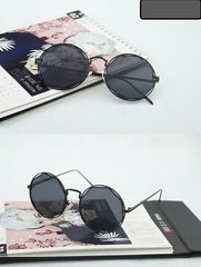 Round Cat Eye Sunglasses black/black / Resin