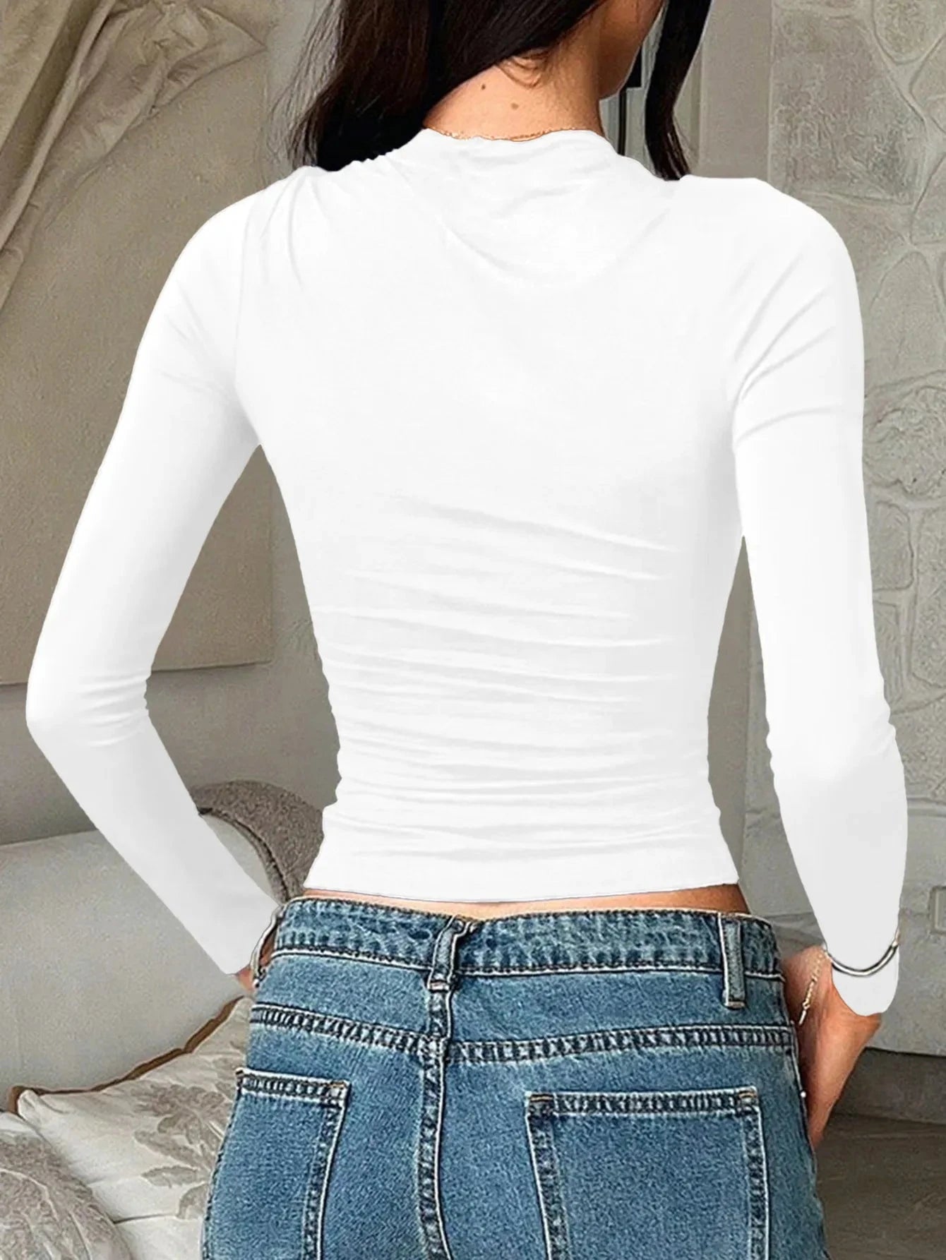 Round Neck Long Sleeve Fitted T-Shirt