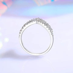 S925 Sterling Silver Curved V-Shape Lab Diamond Band Ring