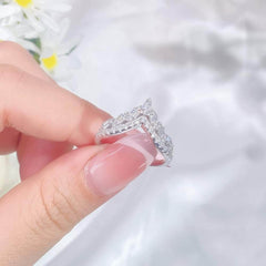 S925 Sterling Silver Curved V-Shape Lab Diamond Band Ring