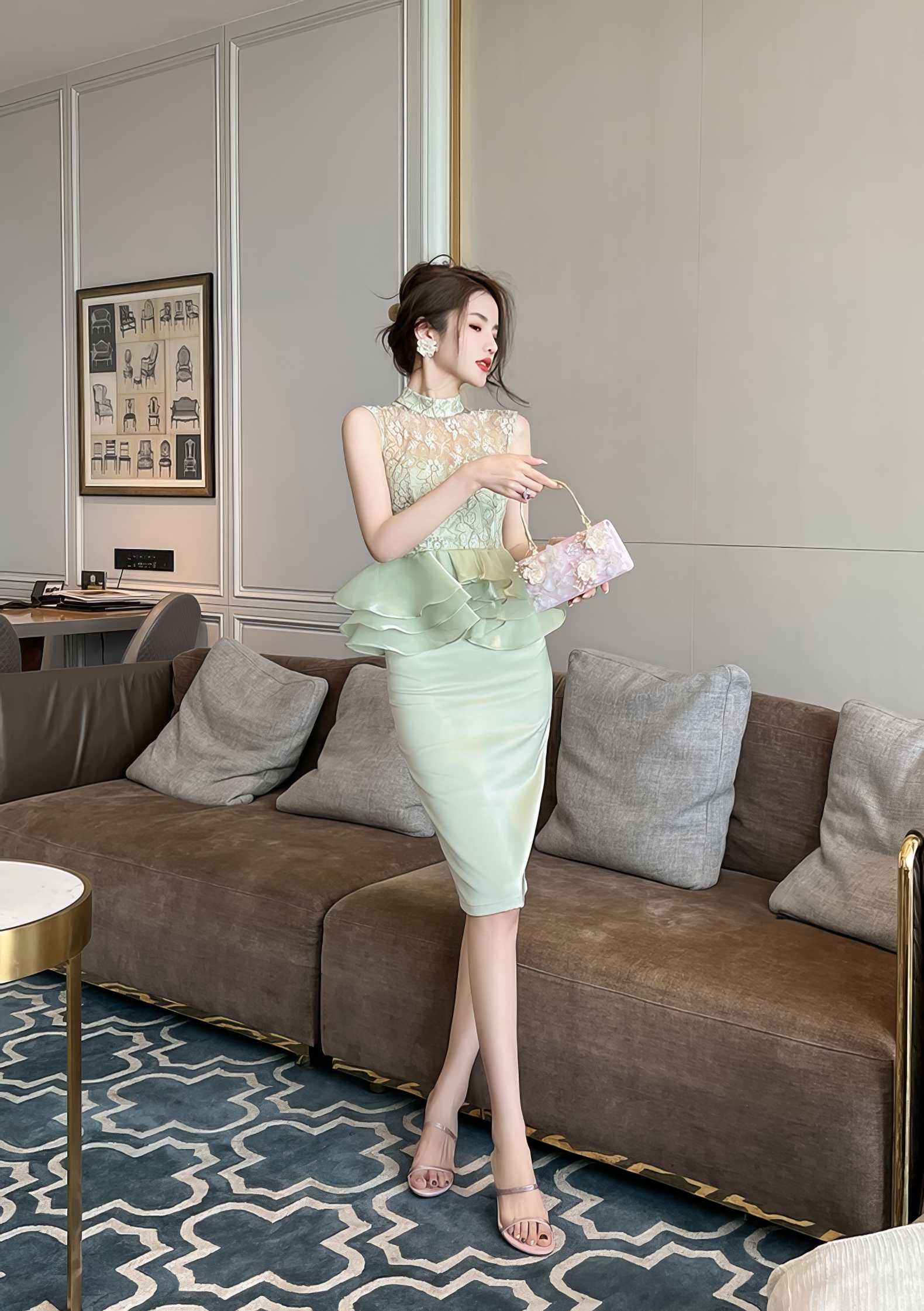 Sleeveless Halter Neck Ruffled Peplum Dress