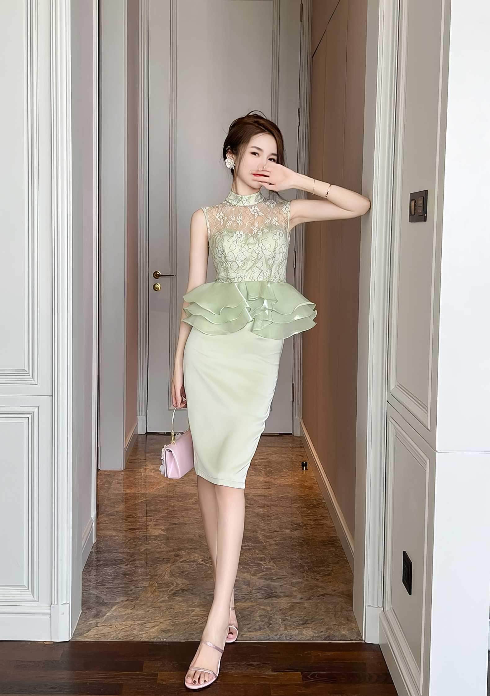 Sleeveless Halter Neck Ruffled Peplum Dress