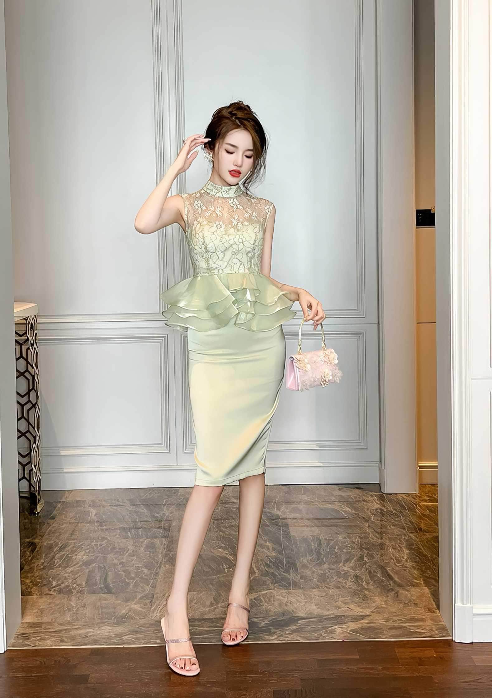 Sleeveless Halter Neck Ruffled Peplum Dress
