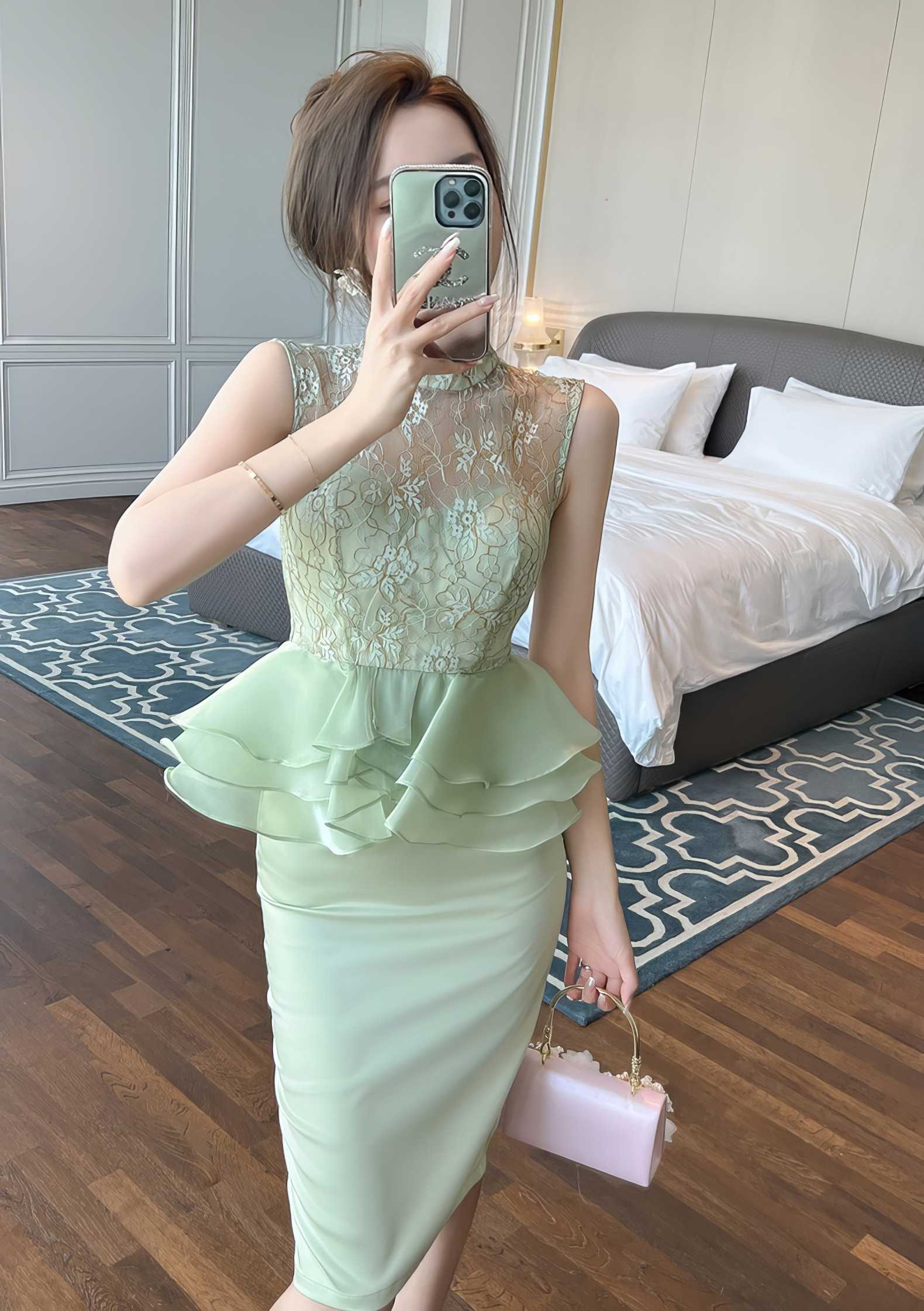Sleeveless Halter Neck Ruffled Peplum Dress