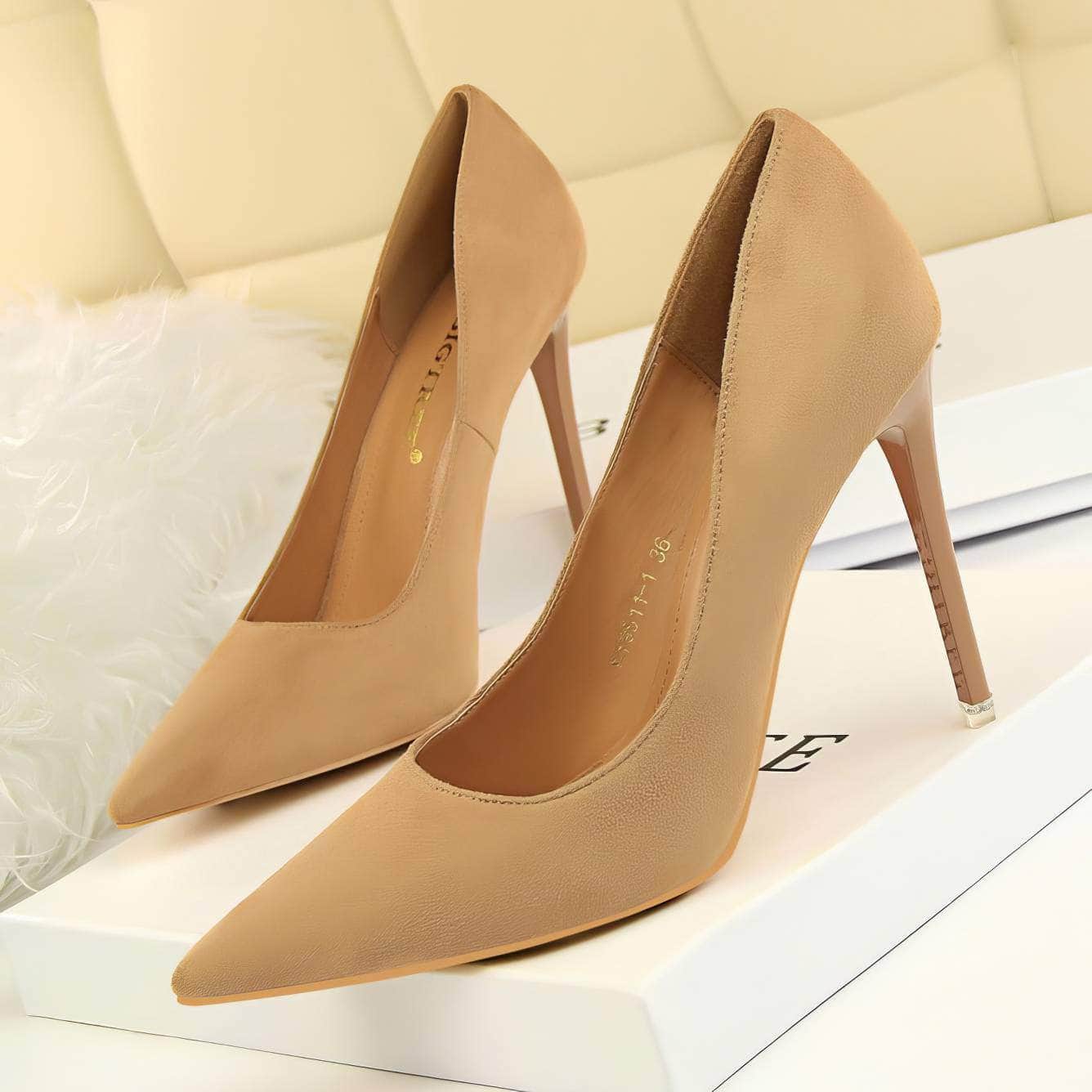 Suede Pointy Toe Pump Stiletto Heels 33 / Burlywood / 8CM