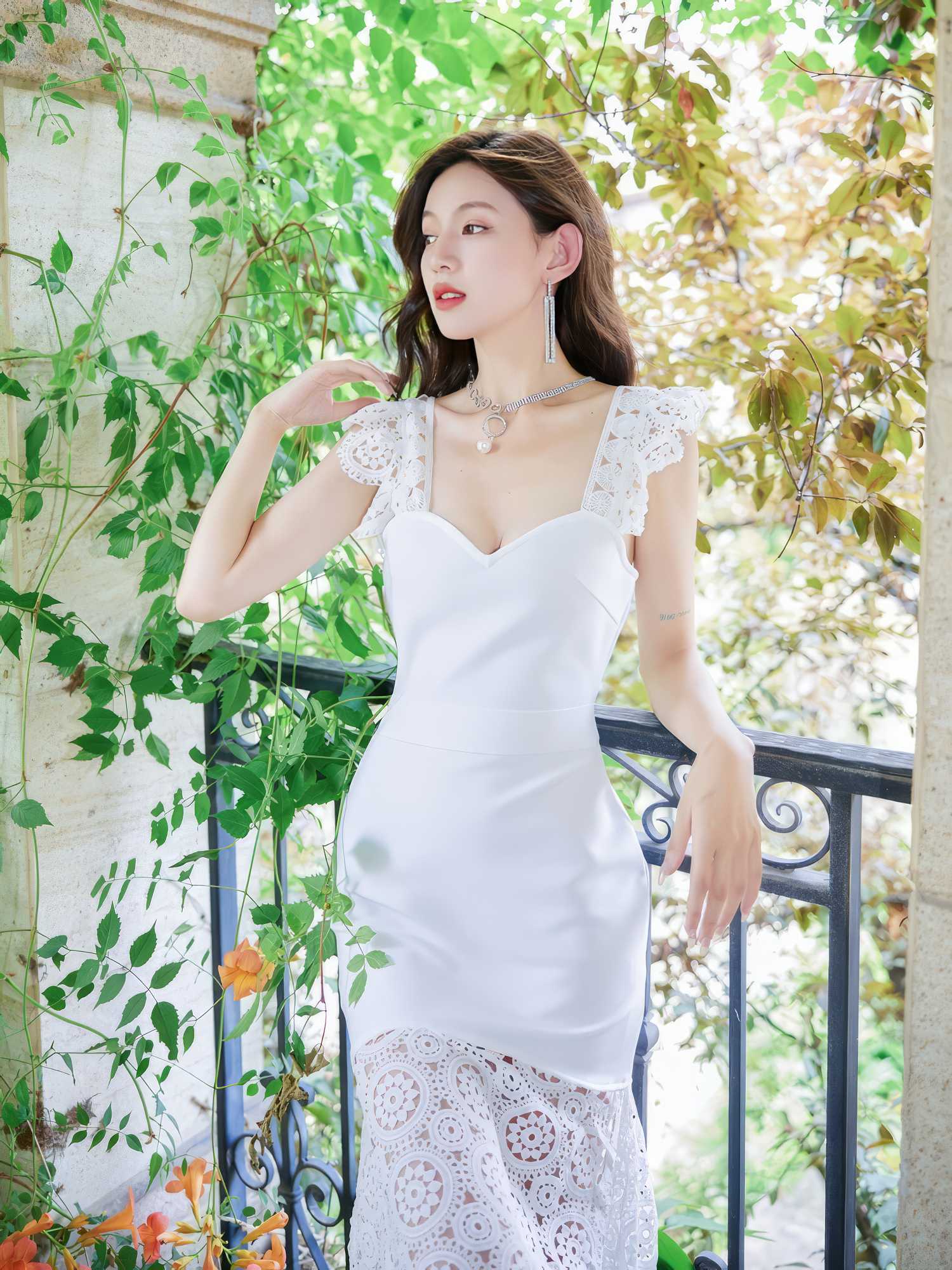 Sweetheart Floral Lace Cocktail Dress