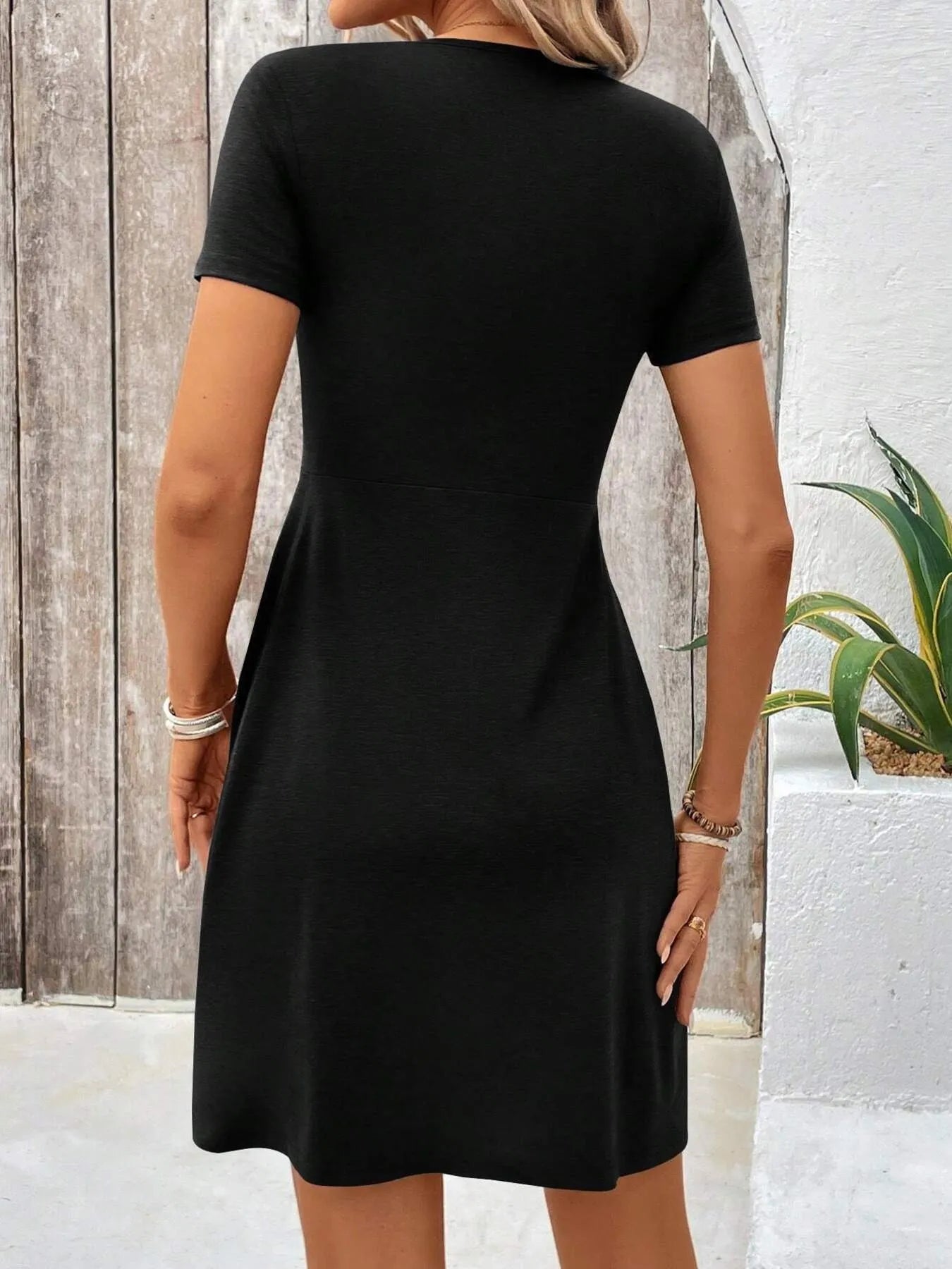 Twist Front V-Neck Short Sleeve Casual Dress
