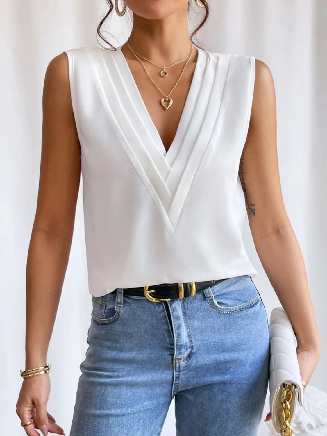 V-Neck Pleated Sleeveless Cami Tank Top White / S