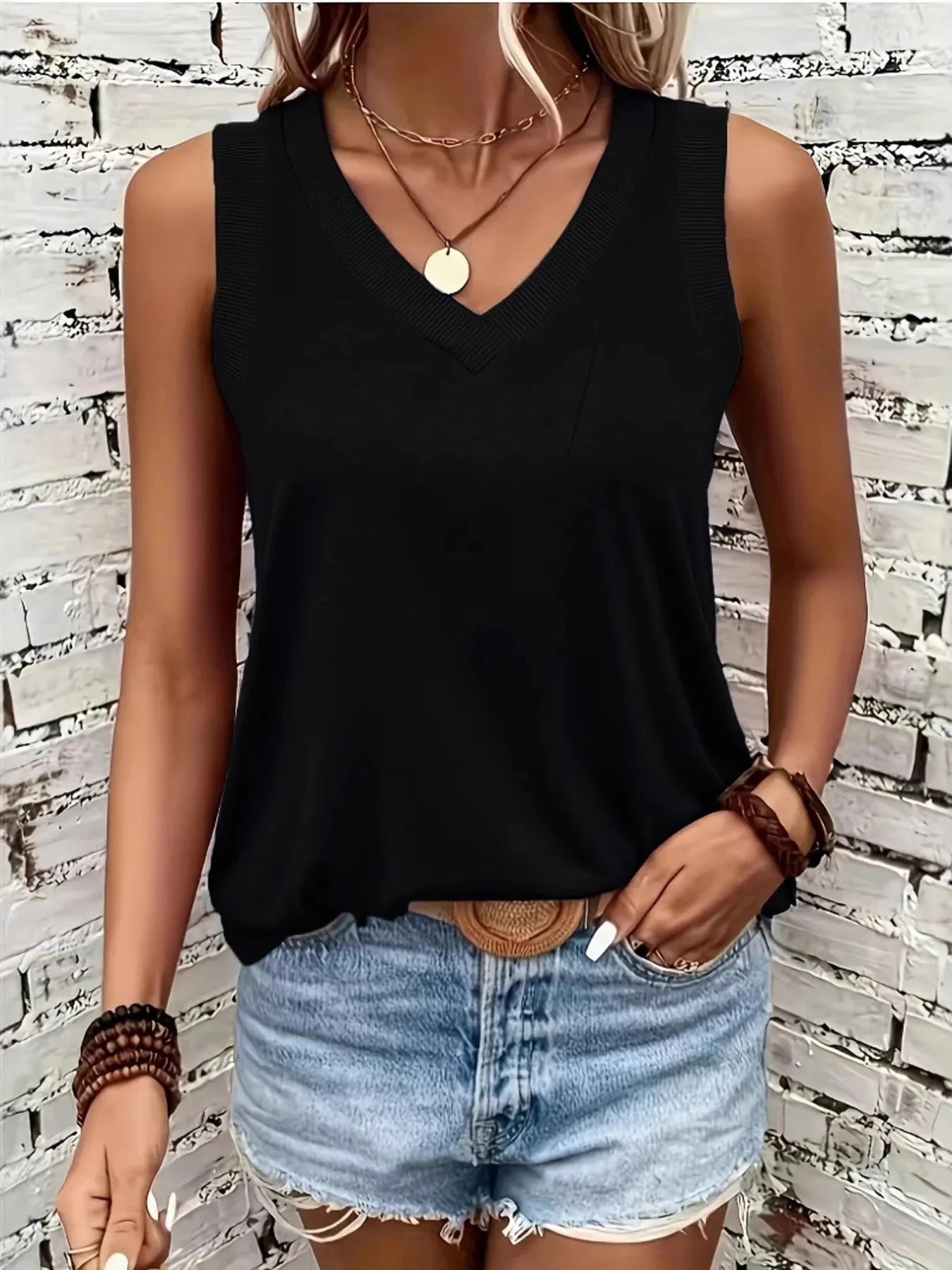 V-Neck Tank Black / S