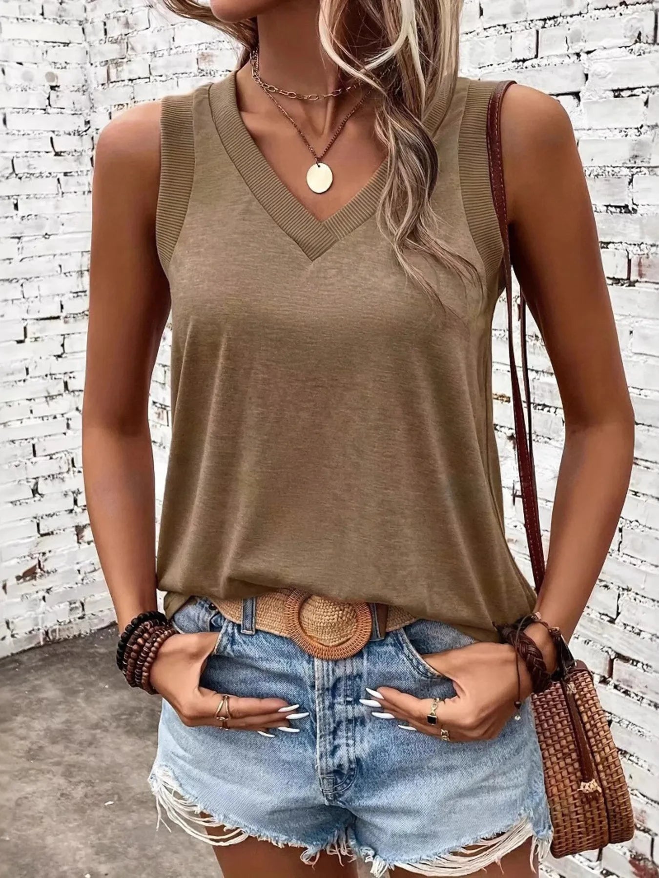V-Neck Tank Khaki / S