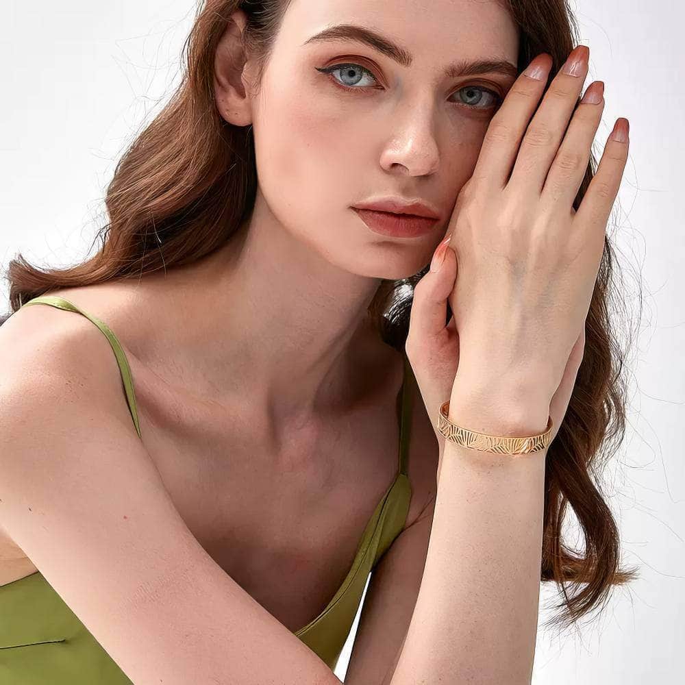 14K Gold Leaf Detailed Cuff Bangle Gold