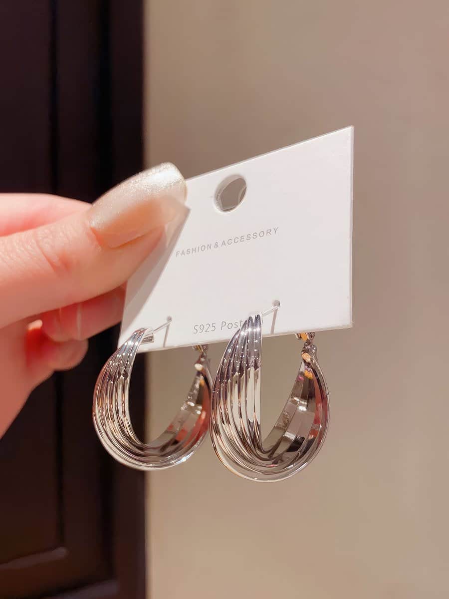 14k Gold Tone Ribbed Hoop Earrings