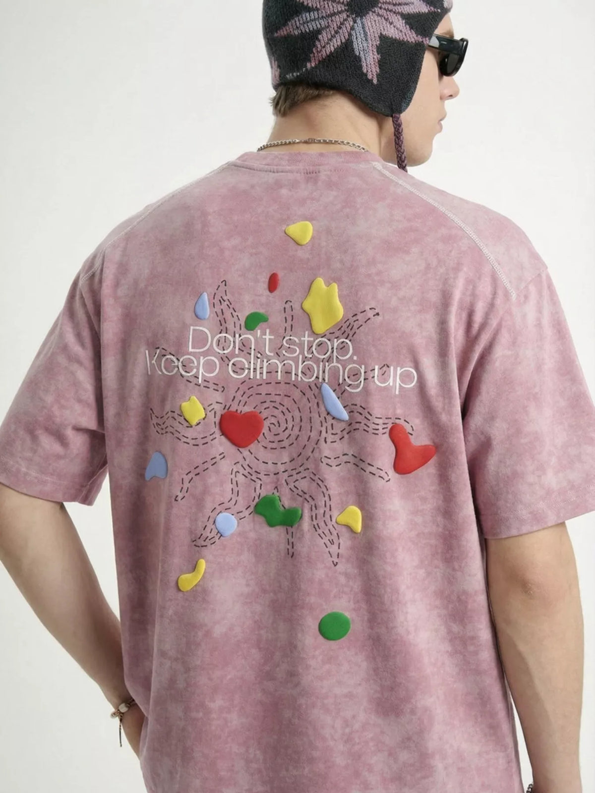 Men's lightweight printed round-neck T-shirt with washed detailing and slight stretch.