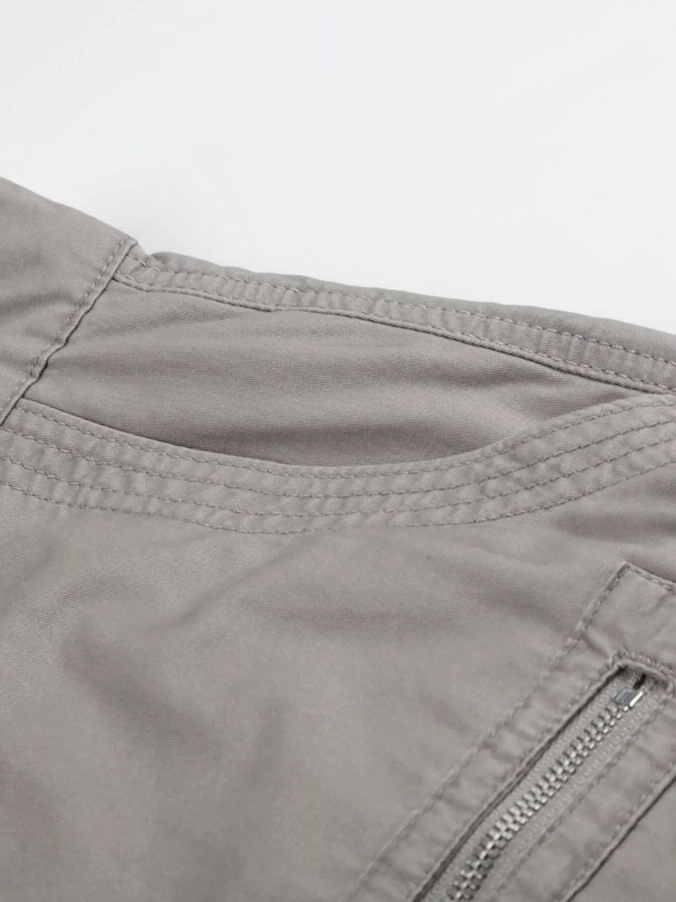 mens-cargo-shorts-with-multiple-pockets-05