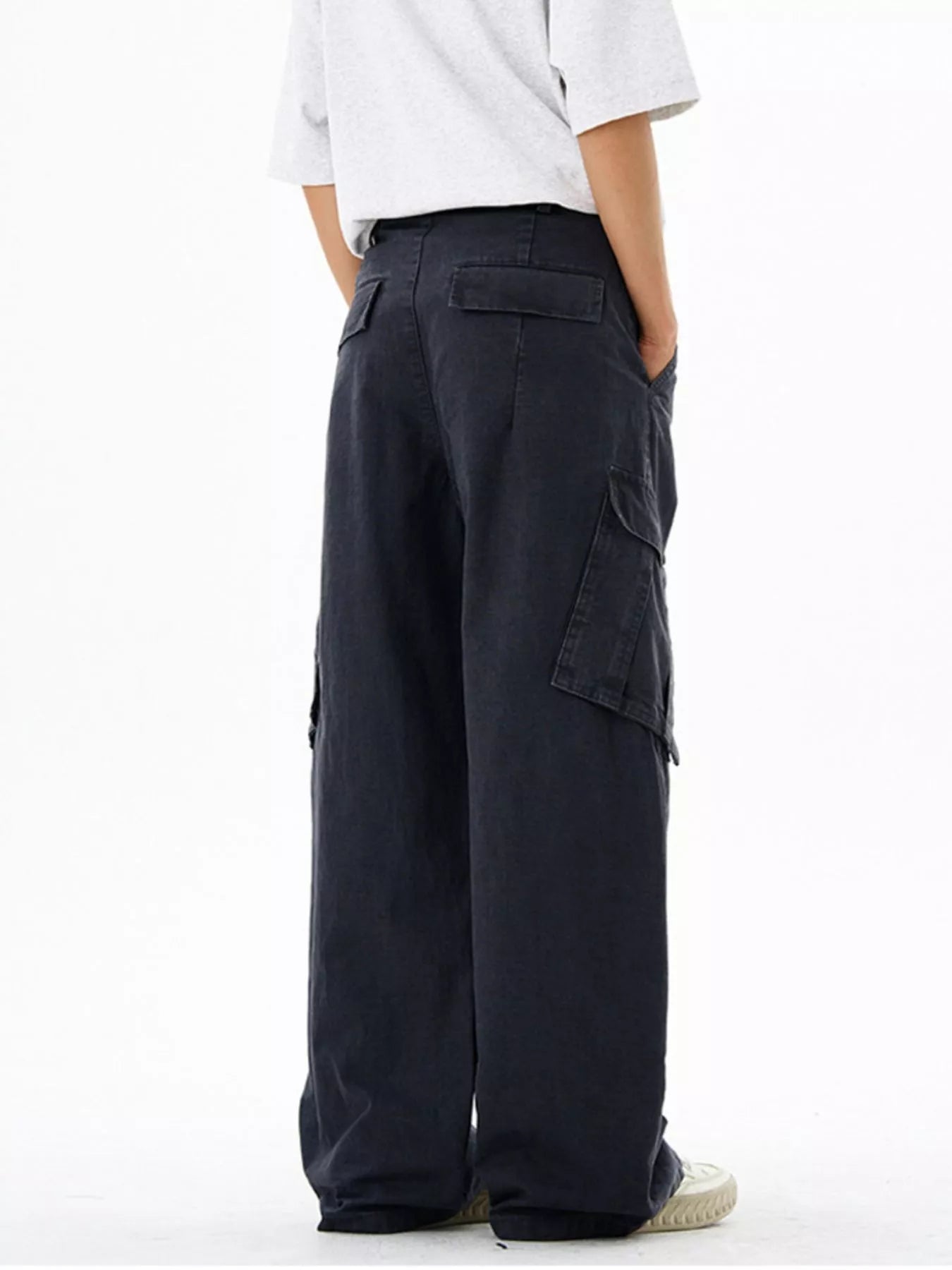 mens-wide-leg-cargo-pants-06