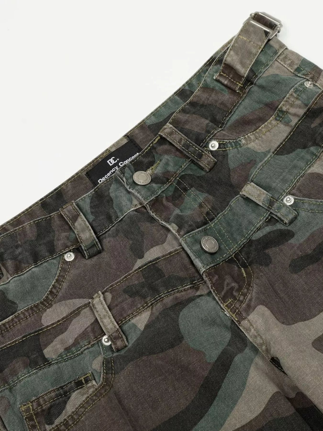 mens-camouflage-wide-leg-pants-06