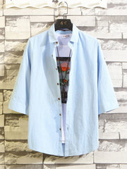 Men's three-quarter-sleeve button-up shirt made from a cotton-spandex blend.