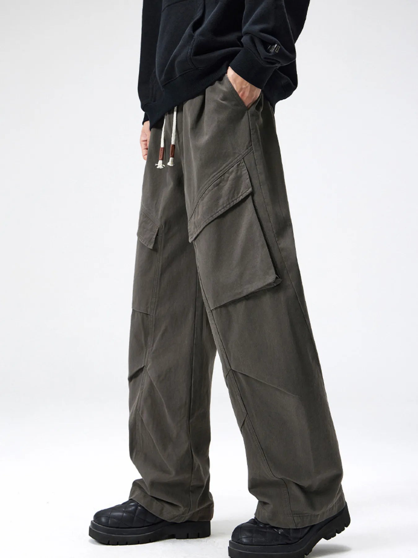 mens-plus-size-cargo-utility-pants-with-multiple-pockets-02
