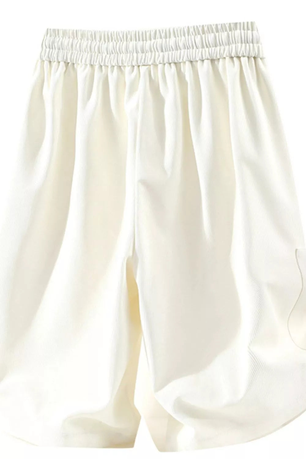 Men's lightweight shorts with a drawstring waist and pockets.