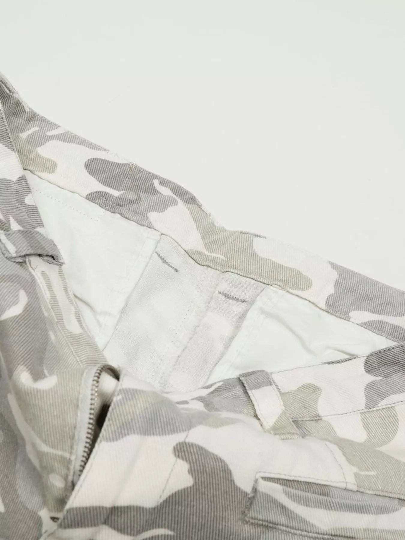 mens-camouflage-wide-leg-cargo-pants-05