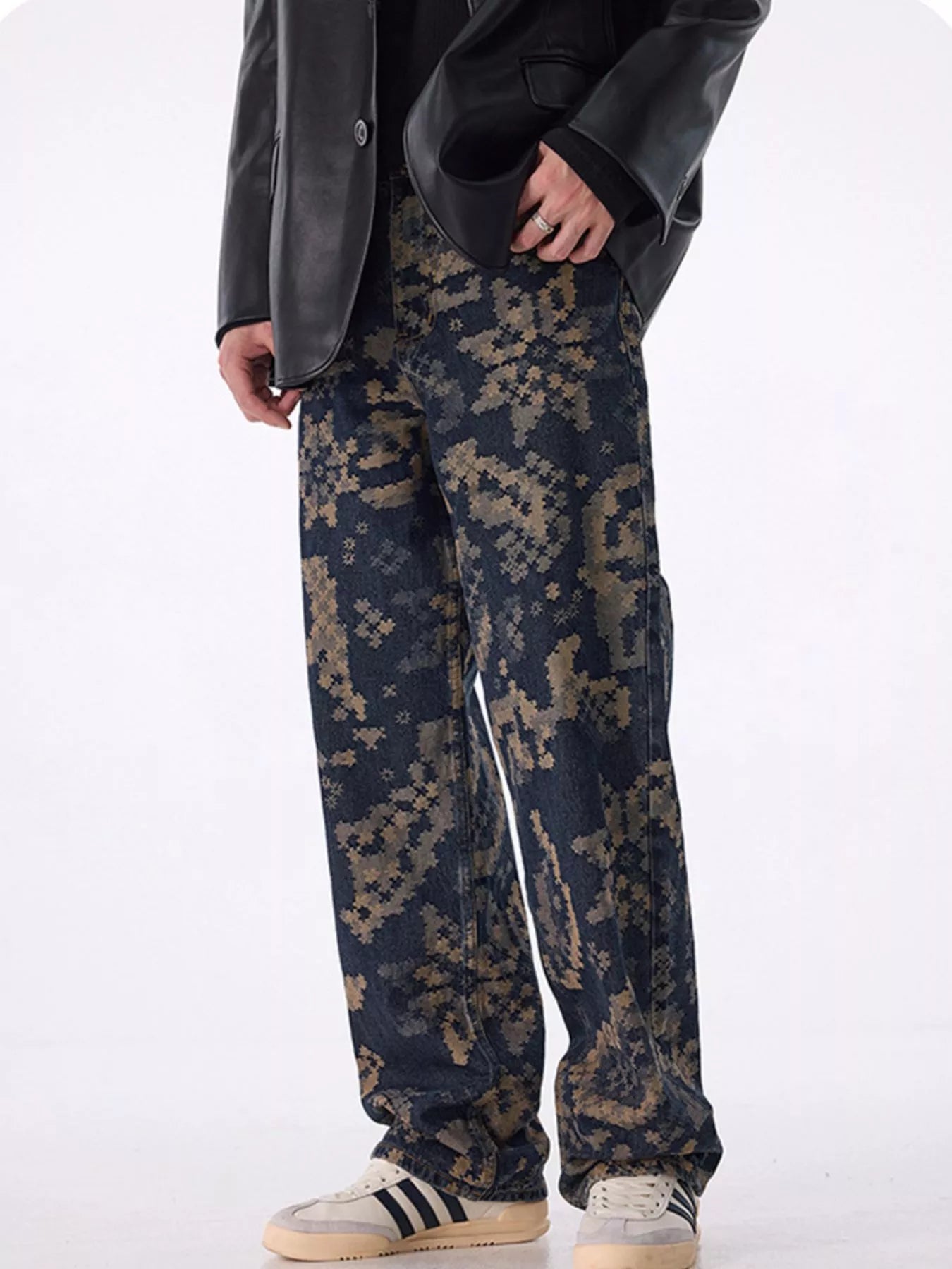 Men's printed wide leg cargo pants with pockets.
